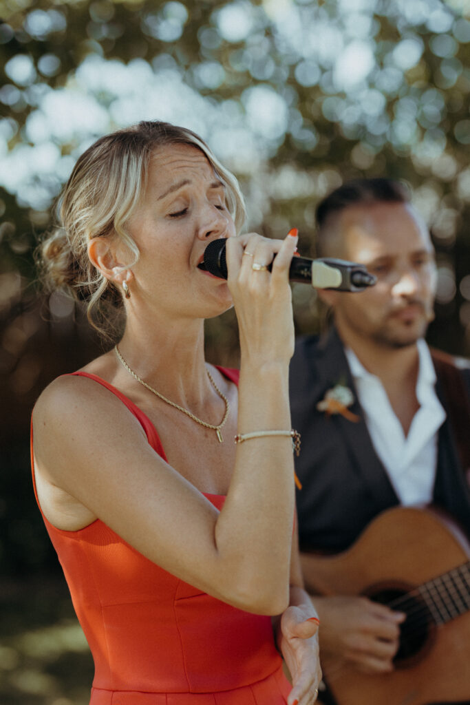 Sabrina und Martin bei einer freien Trauung als Hochzeitsmusiker